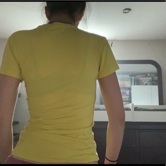 Basic Yellow Nike Tee 🔥 - Picture 2 of 2